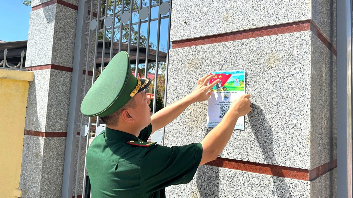 Trong tháng 5, gần 340 mã QR tố giác tội phạm được dán tại các điểm đông dân cư, các khu vực "trọng điểm" để nhận tin tố giác tội phạm. Ảnh: Vũ Thị Miền/VOV Đông Bắc