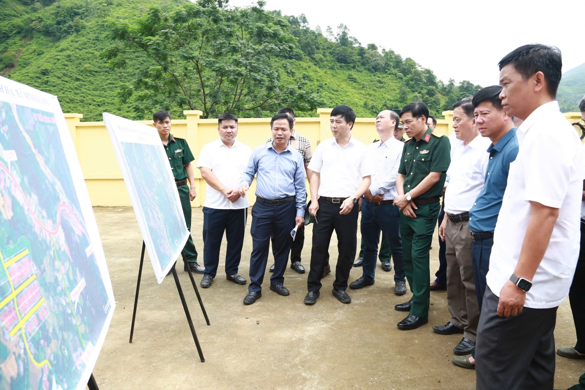 Đoàn công tác Ban Chỉ đạo Phòng thủ dân sự quốc gia vừa kiểm tra công tác phòng chống thiên tai ở Lào Cai. Ảnh: Đinh Tuấn/VOV Tây Bắc