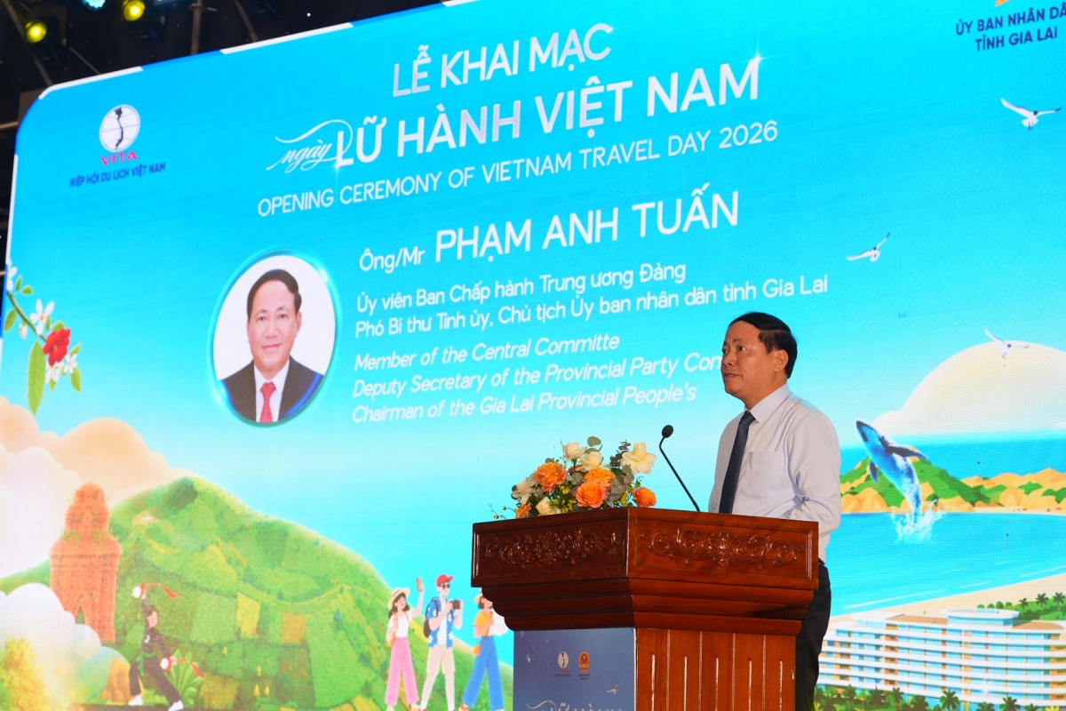 Ồng Phạm Anh Tuấn - Chủ tịch Anih duh broă Làng bol càr Gia Lai đơs tàm dơ̆ sơn đờm mut lơh Ngai lam lơh lòt nhơl Việt Nam dơ̆ 2