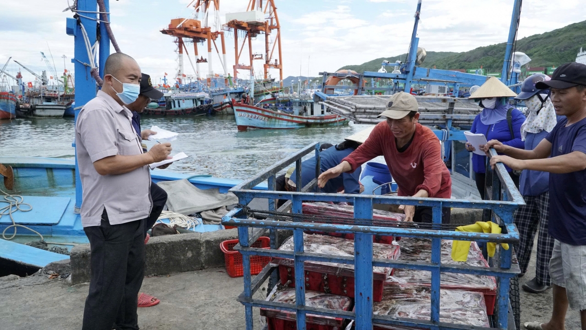 -Kan hdang truh ti krŭn ksĭ kan Quy Nhơn.