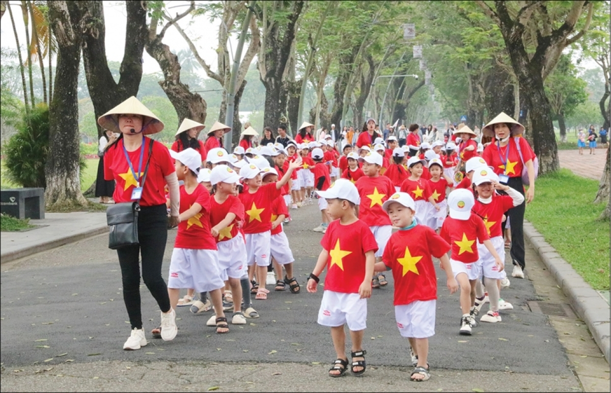 Đại Nội - điểm đến thu hút người dân và du khách.