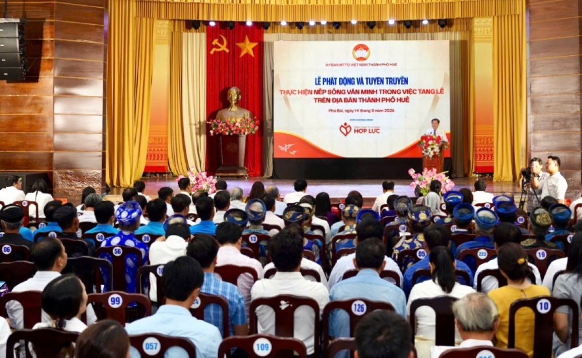 Lễ phát động và tuyên truyền thực hiện nếp sống văn minh trong việc tang do Ủy ban MTTQ Việt Nam TP. Huế tổ chức. Ảnh: Đ.H