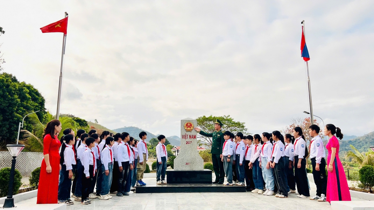 Việc thí điểm dạy học tiếng Lào sẽ triển khai tại một số trường học vùng biên giới. Ảnh: Lê Hạnh