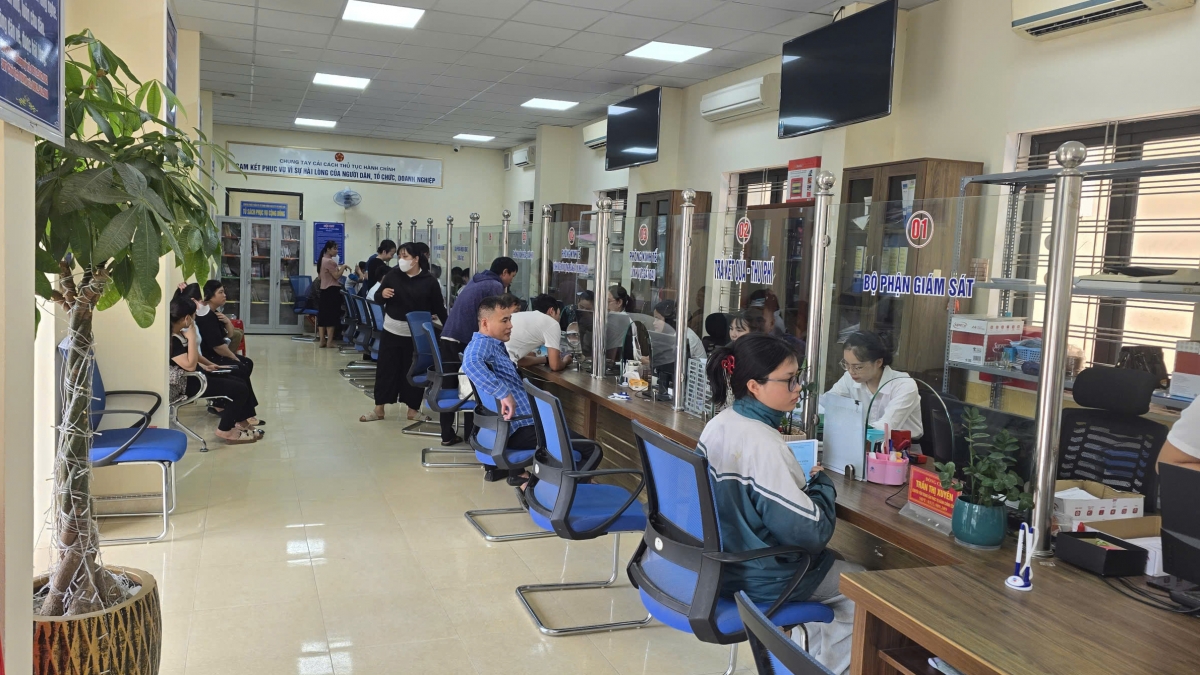 Dữ liệu đất đai tại xã Mậu A được kết nối với dữ liệu dân cư, góp phần rút ngắn quy trình, giảm giấy tờ và thời gian thực hiện thủ tục cho người dân. Ảnh: Thừa Xuân/VOV-Tây Bắc