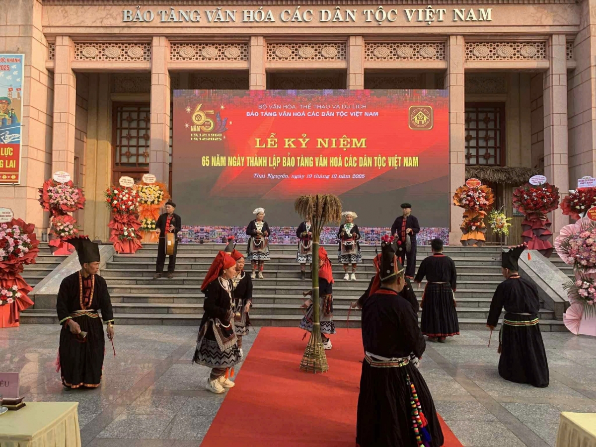 Người dân thôn Bản Ca tham gia các chương trình văn hóa, góp phần quảng bá bản sắc người Dao Tiền
 (Ảnh: Công Luận)