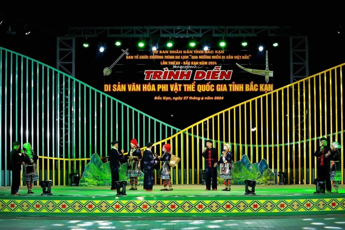 Những hoạt động của Câu lạc bộ hát Páo Dung góp phần lan tỏa bản sắc văn hóa người Dao Tiền
 (Ảnh: Công Luận)