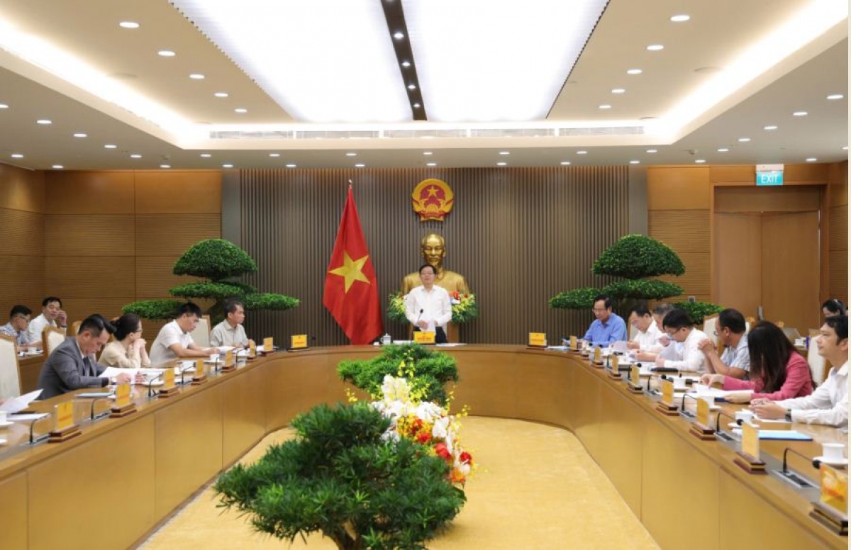 Kơ-iăng khua dêh čar ơi Hồ Quốc Dũng git gai mông jơnum