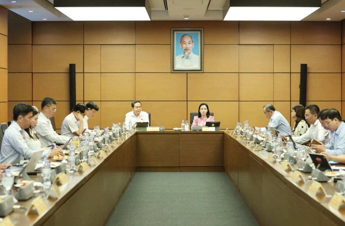 Quoc hoi nyaom biai ka Hukum patagok ban medin