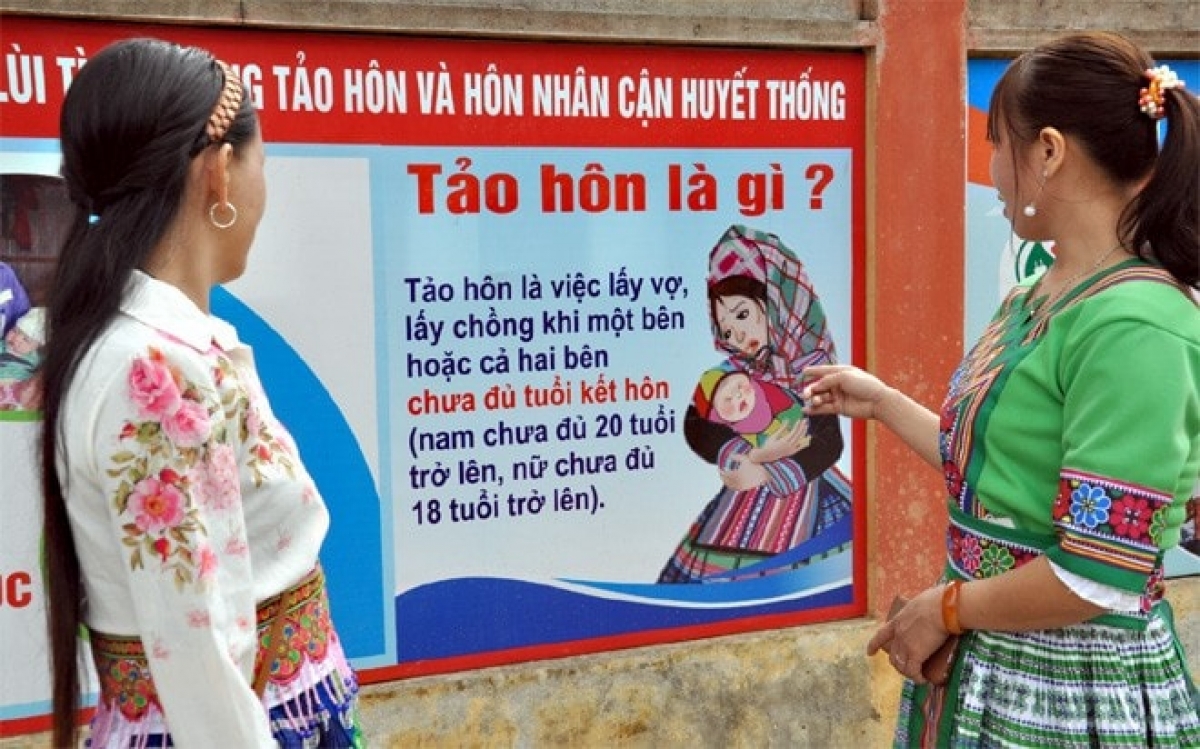 Tảo hôn vẫn là nỗi lo ở những bản vùng cao Điện Biên, khi những người trẻ chưa kịp trưởng thành đã phải gánh trên vai trách nhiệm của một gia đình