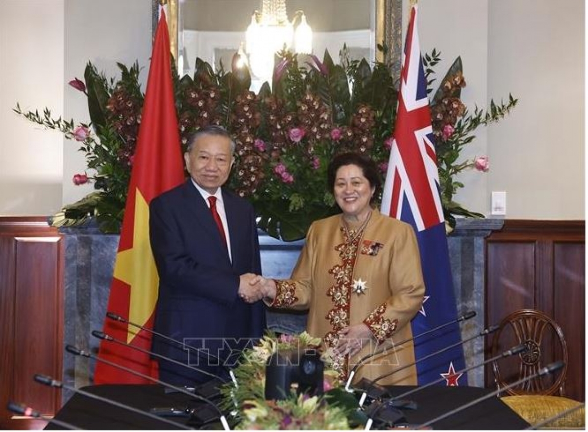 Khua ping gah, Khua mir sir ơi Tô Lâm hăng Khua pơ ala kơnuk kơna New Zealand yă Dame Cindy Kiro