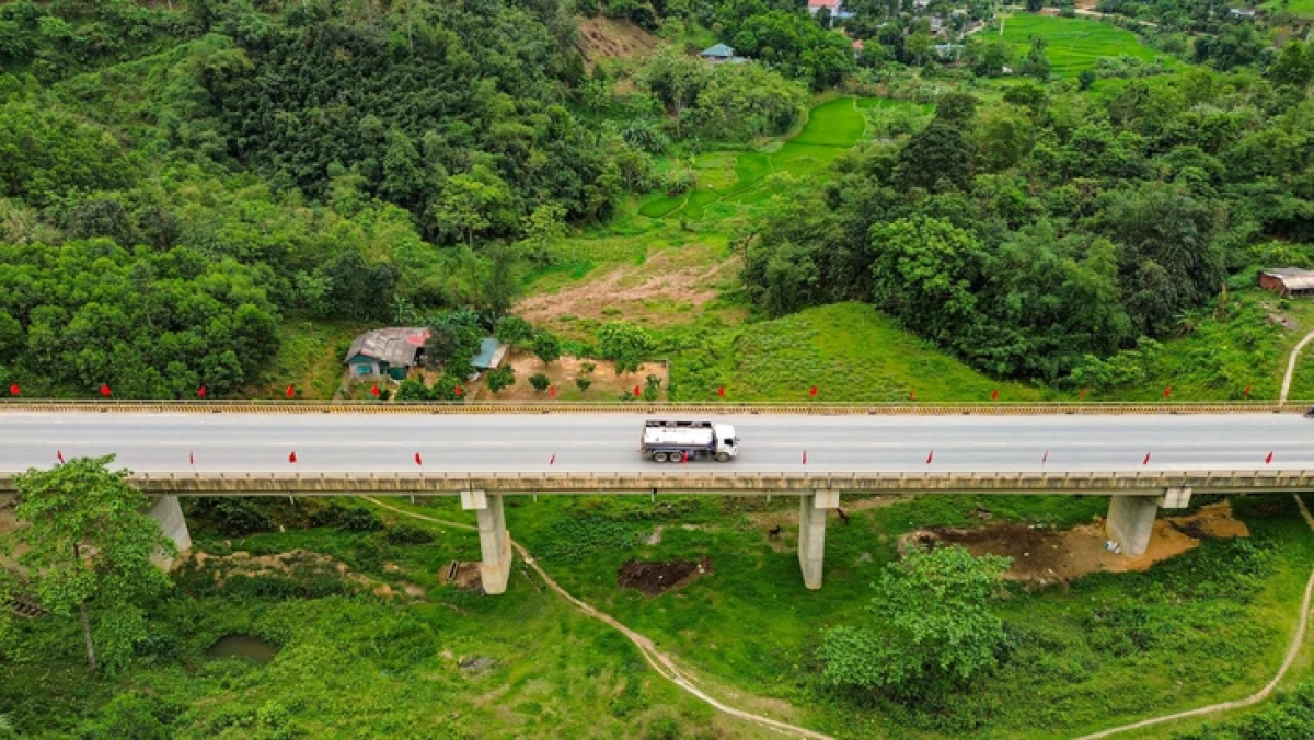 Thu tuong caong khin peih padang Vanh ndai 4 Ban raya HCM dalam quy 4
