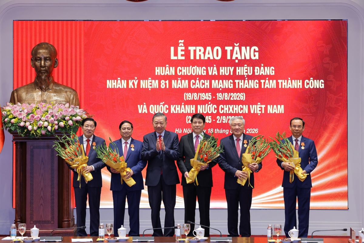 Tổng Bí thư, Kruanh dak mâp măt ăp đồng chí kruanh mô săch tay khóa 14
 