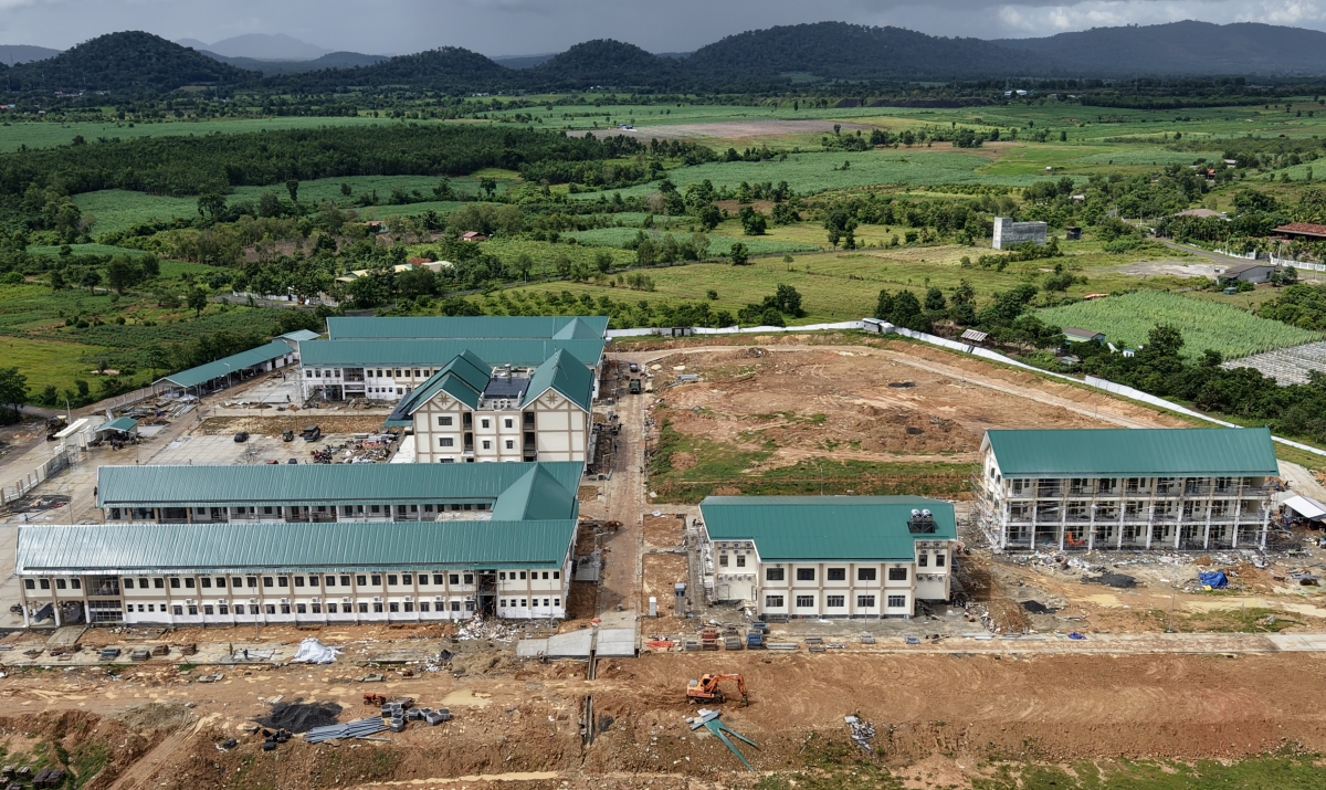 Nhih nti nội trú rep gưl Buôn Đôn, xã n’har bri Buôn Đôn