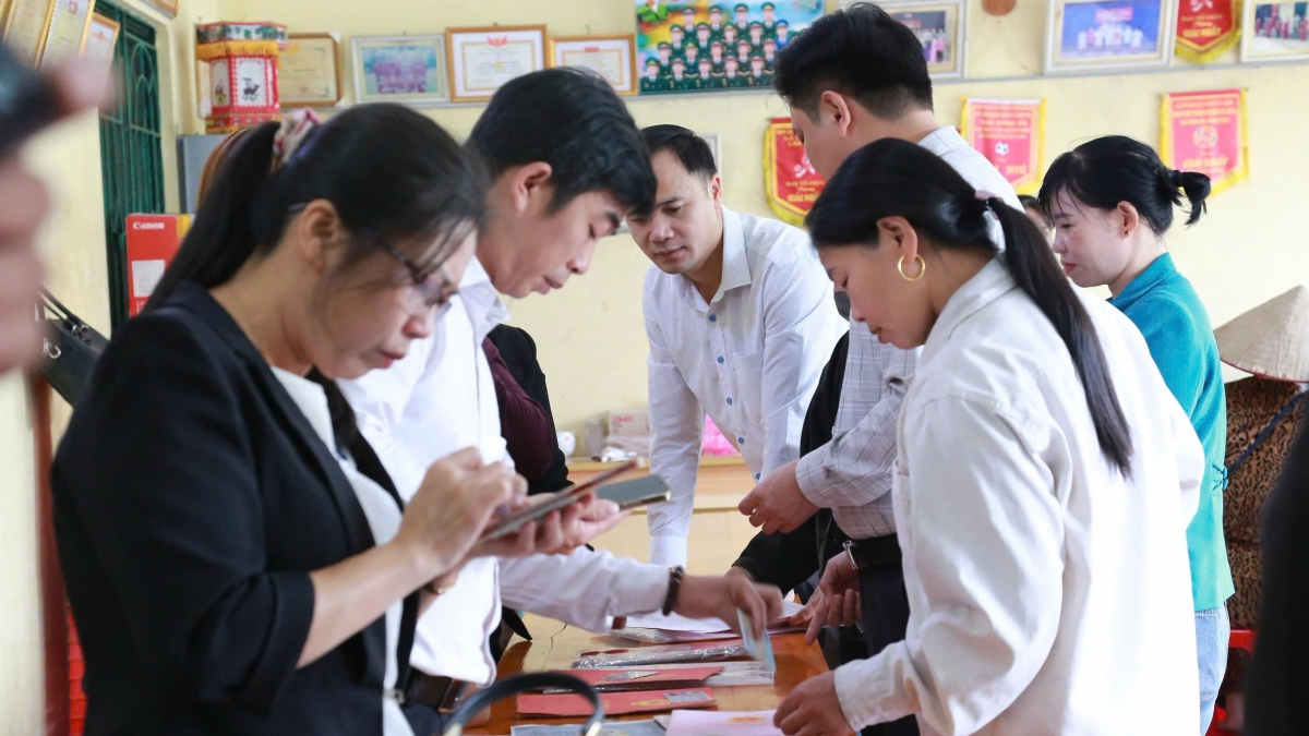 Từng thửa đất được chuẩn hóa ở cơ sở, Lào Cai đang từng bước chuyển từ quản lý bằng giấy tờ sang quản lý bằng dữ liệu, để dữ liệu đất đai thực sự “sống” trên nền tảng số. Ảnh: Thừa Xuân/VOVTây Bắc