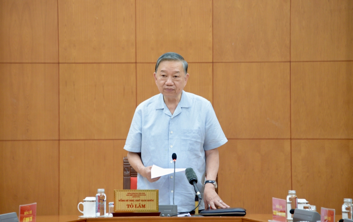 -Khua gĭt gai Đảng, Khua lăn čar blŭ hrăm hlăm mmông mă bruă.