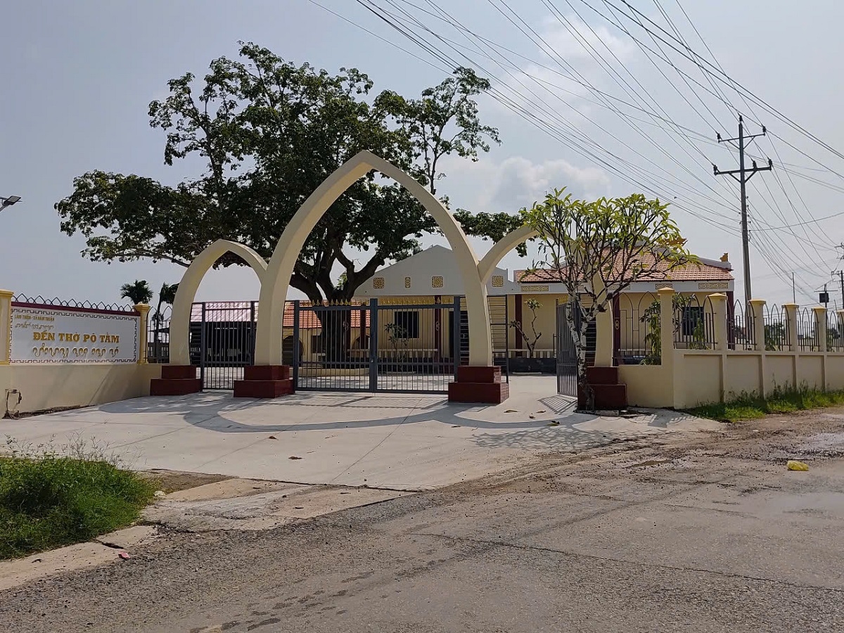 
Di tích đền thờ Pô Dam được đầu tư sửa chữa (Ảnh: Đoàn Sĩ)