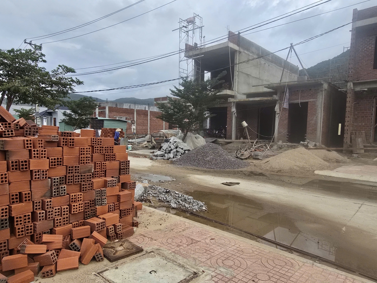 Khu tái định cư của người dân thôn Trung Lương có địa hình bằng phẳng, hạn tầng được đầu tư đồng bộ. (Ảnh: Hoàng Qui/VOV Tây Nguyên