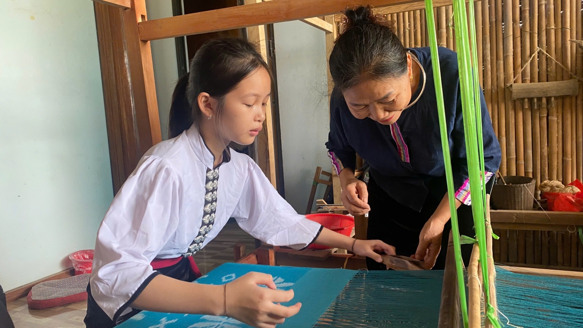 Nghề truyền thống, lễ hội, dân ca dân vũ được khôi phục gắn với phát triển du lịch ở bản Hoa Tiến, xã Châu Tiến, Nghệ An. Ảnh: Hoàng Minh