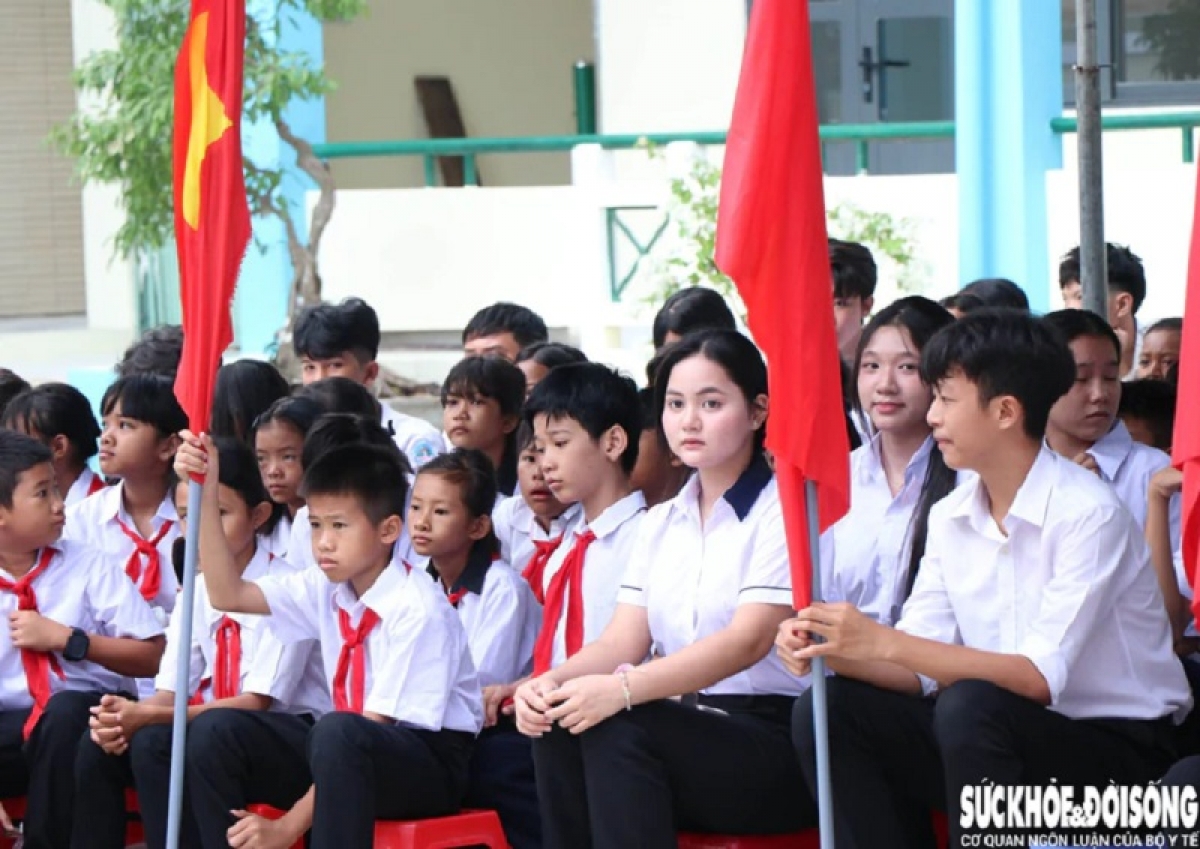 Anek saih Sang bac THPT Pi Năng Tắc
