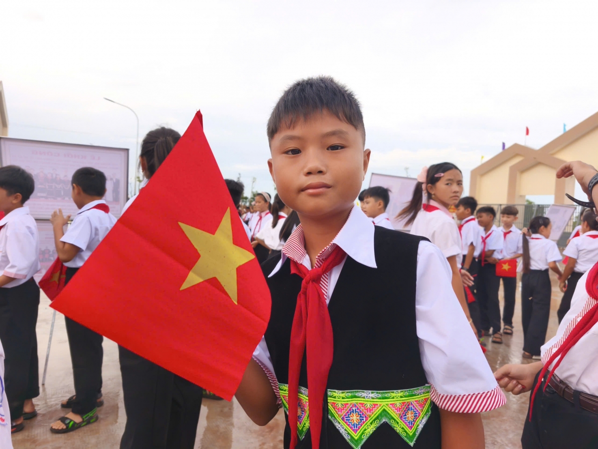 Chơt hơiă sơnăm hŏk ‘nao