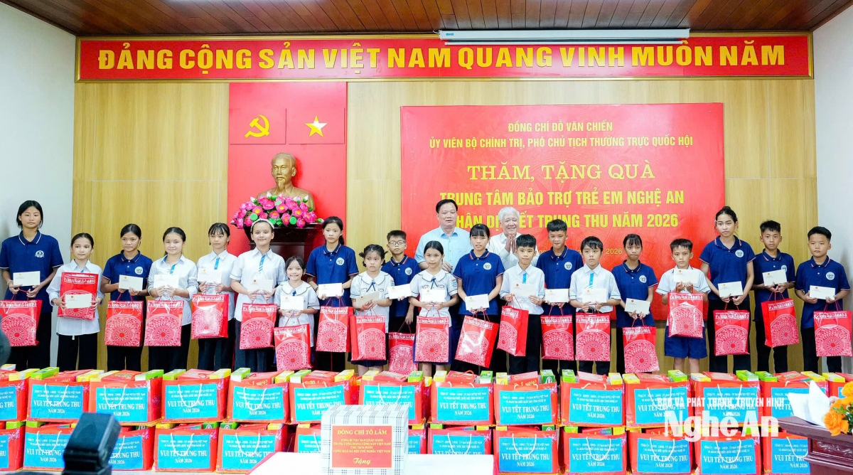 Kơ-iăng Khua git gai pơ ala mơnuih ƀôn sang dêh čar ơi Đỗ Văn Chiến hăng khua mua tơring čar Nghệ An ƀơk gơnam brơi ƀing čơđai ƀơi Sang bruă djru ba čơđai Nghệ An