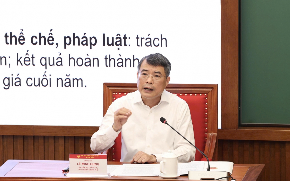 
Thủ tướng Lê Minh Hưng pơma pơgơr tơ̆ Hop akŏm