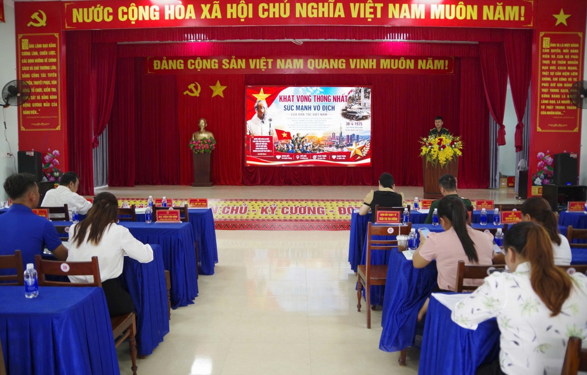 Hội nghị cung cấp thông tin, kiến thức pháp luật và kỹ năng truyền thông được tổ chức tại các xã biên giới đất liền của tỉnh Đắk Lắk. (Ảnh: CTV Thiên Trang - H Xíu)