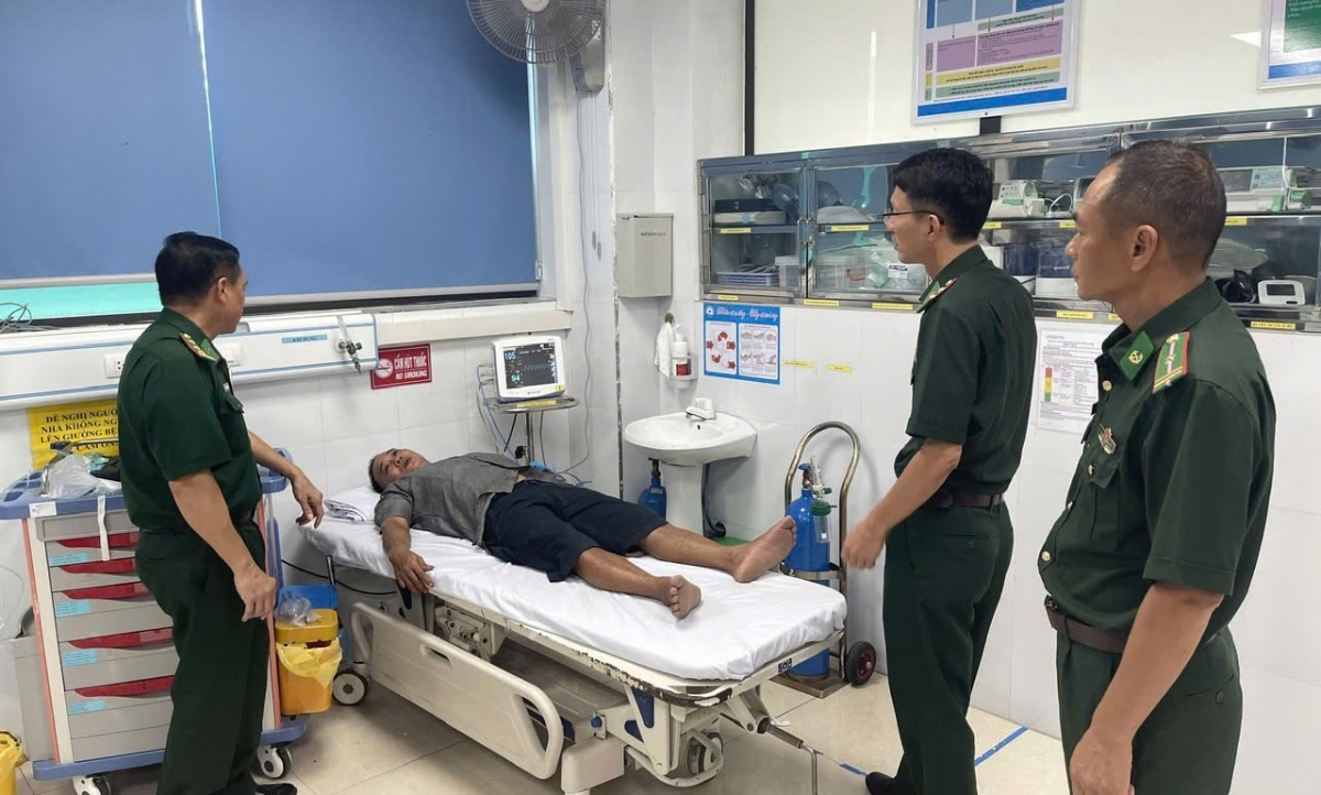 6 tháng đầu năm 2026, lực lượng Biên phòng Quảng Ninh đã tổ chức cứu đắm 6 phương tiện, đảm bảo an toàn cho 31 thuyền viên. (Ảnh: Vũ Miền)