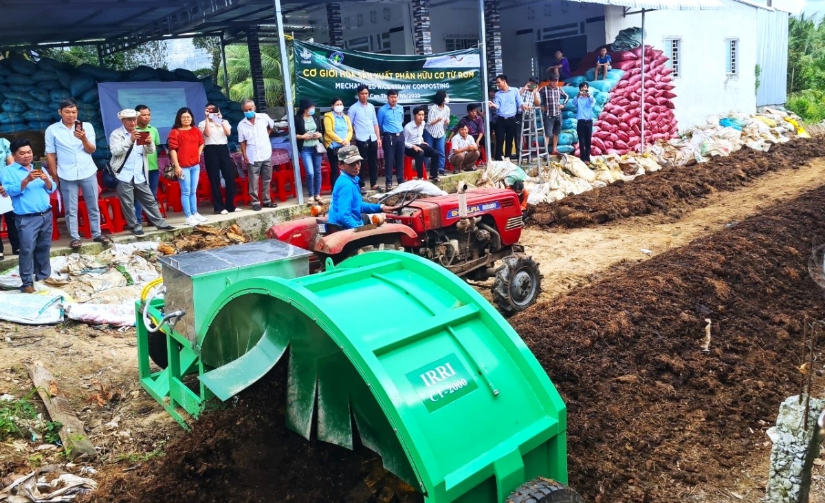 sản xuất phân hữu cơ từ rơm