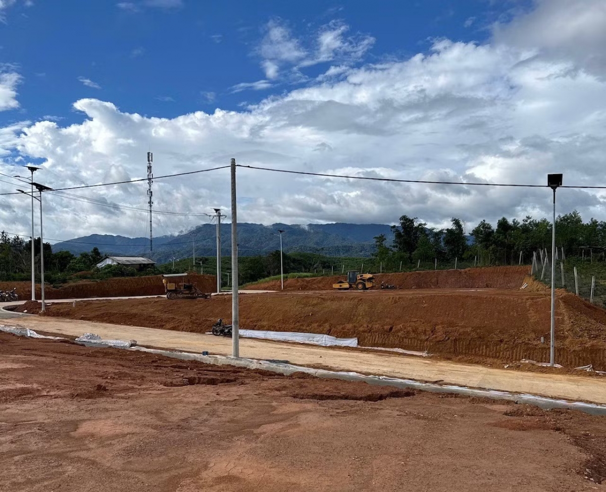 Đến thời điểm này, dự án xây dựng khu tái định cư xã A Lưới 2 đã hoàn thành trên 95% giá trị gói thầu. Ảnh: Hải Lan