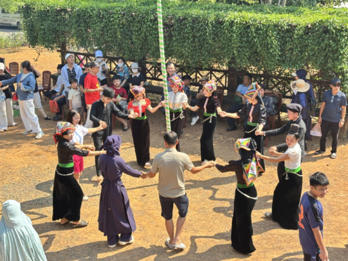  Mikva saong tuai damuai tamia xòe