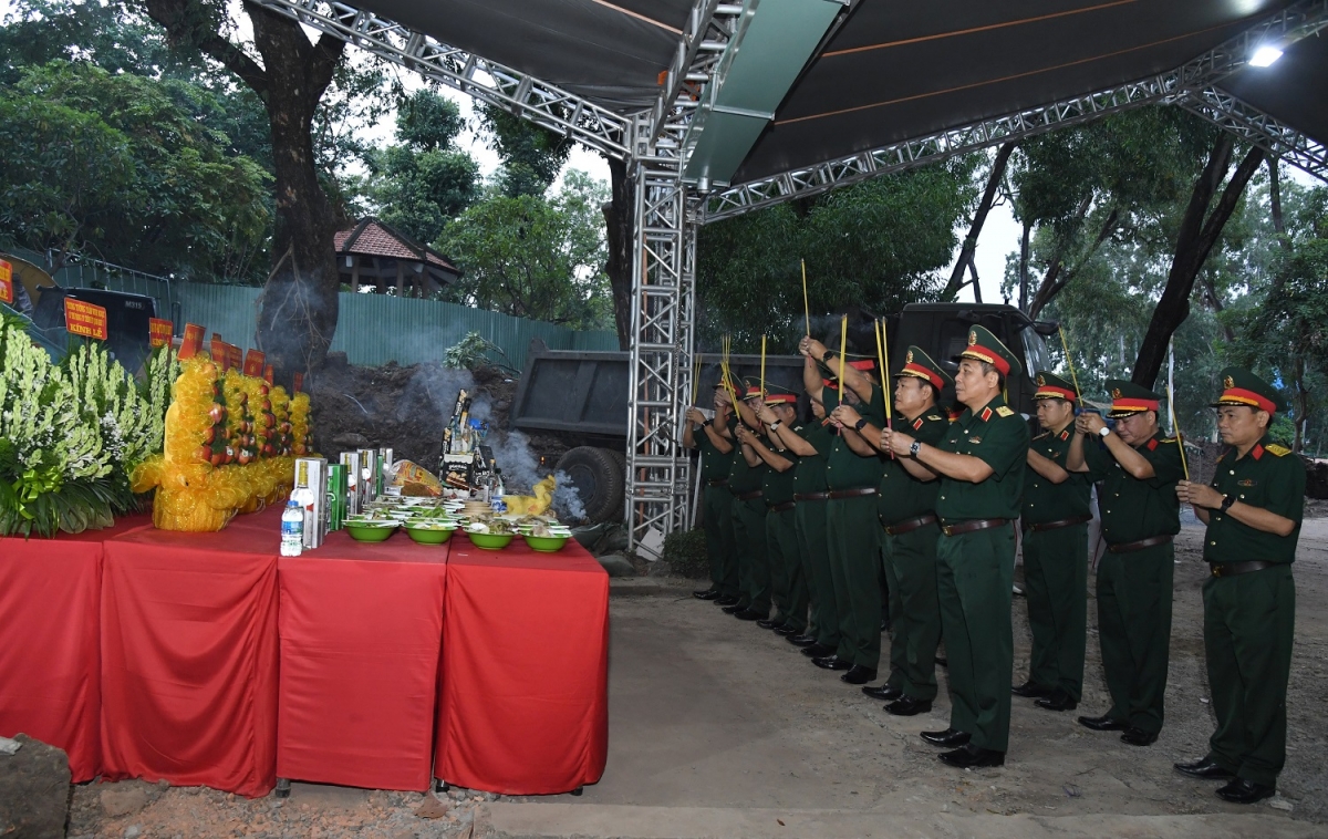 Khu pơkuâ ngăn lêng Kuân khu 7 tơkŭm têk nhăng ăm mâu mố đô̆i ki hlâ tung rôh tơplâ