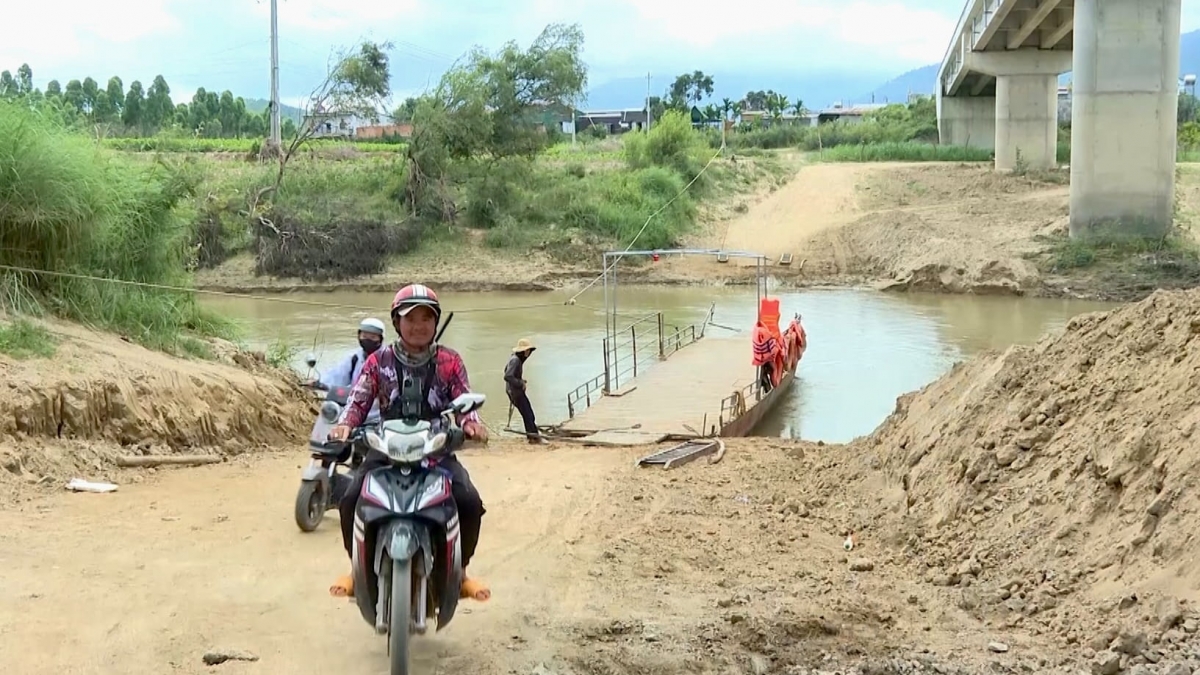 Tŭ lơh gơs, broă lòt rê làng bol dê tàm tiah do hơ̆ sồng ờ huan kal ke tai
