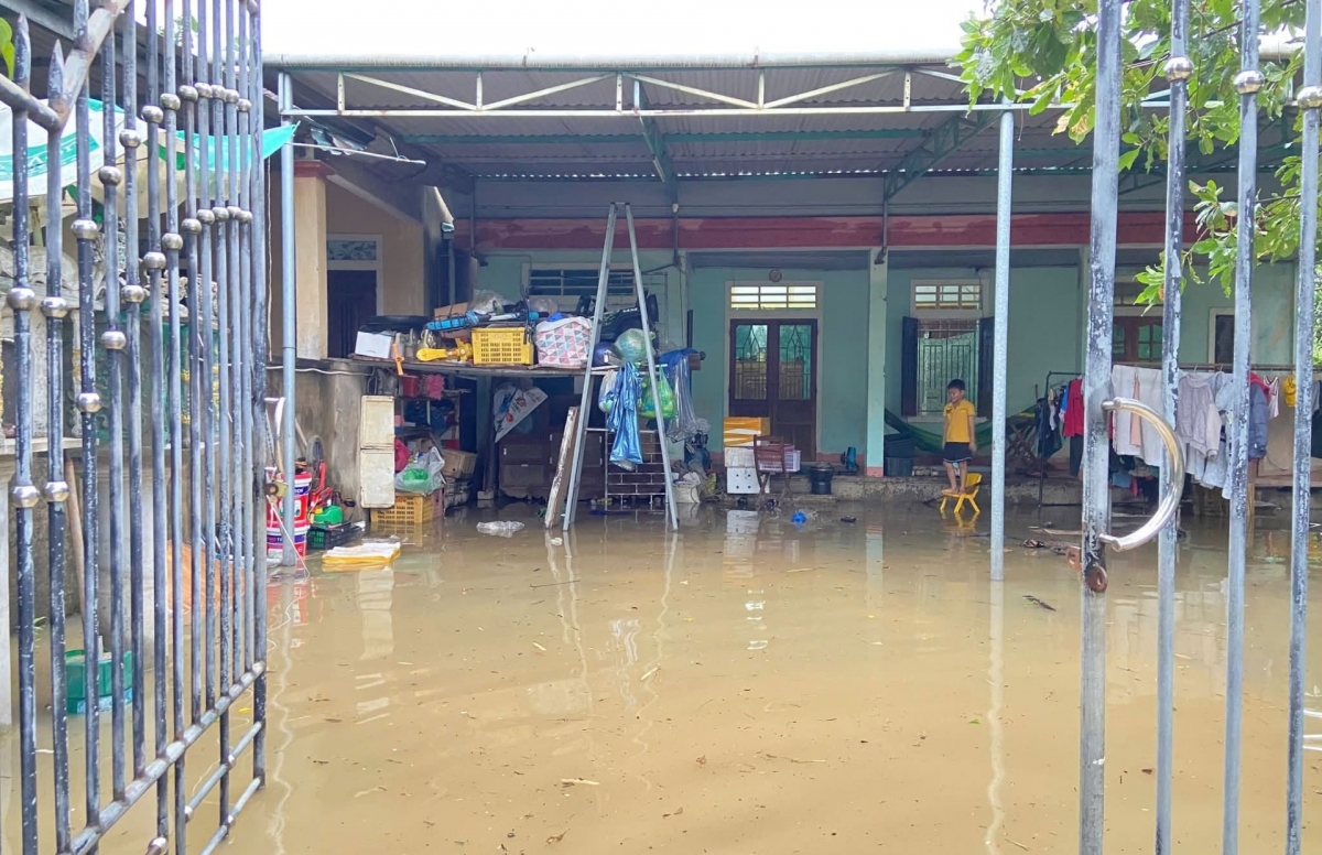 Do ảnh hưởng mưa lớn, một số địa phương vùng hạ lưu bị ngập lụt. Ảnh: Thanh Hiếu