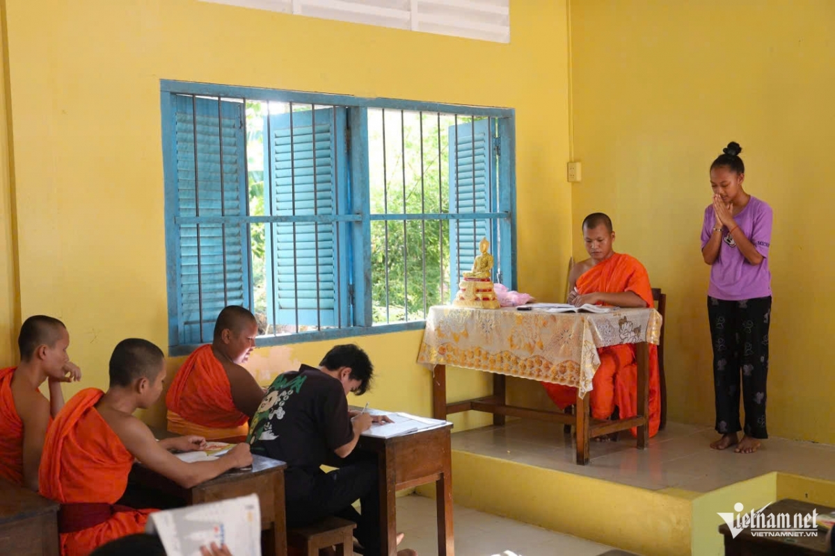Ban raya Can Tho daong urang pato sap saong akhar Khmer di sang baha, sang bhap bini, sang bac