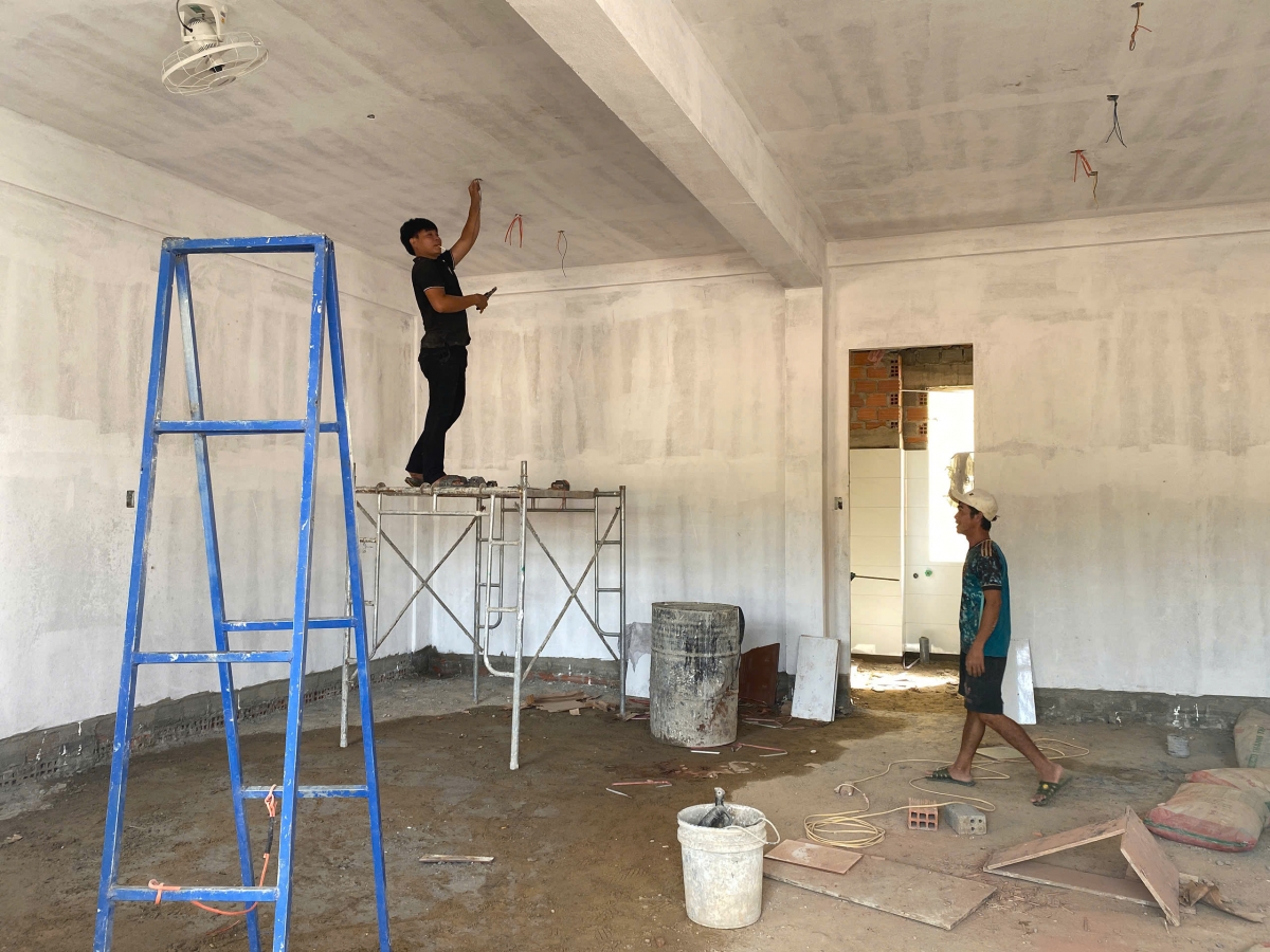 Lần đầu học sinh Ia Puch được học trong ngôi trường khang trang, hiện đại như hiện nay. (Ảnh: Nguyễn Thảo)