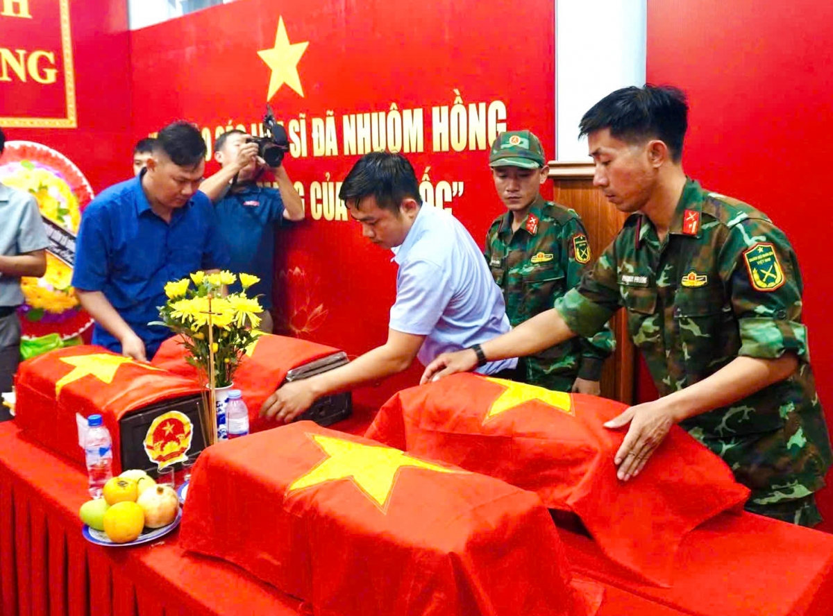 -Dŭm klang kleh lĭng kahan djiê êngiă dưi ba wĭt kơ anôk sang jưh.