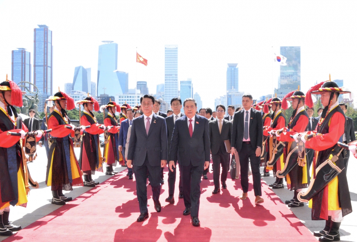 -Khua bruă kƀĭn ala Trần Thanh Mẫn nao čuă klă klơ̆ng Dhŭng Korea.