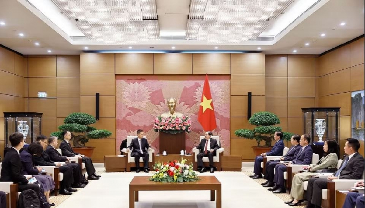  Ồng Trần Thanh Mẫn-Chủ tịch Quốc hội mờ Kong kơnòl Anih duh broă Priă jền mờ Lơh sa Quốc hội lơgar Lo