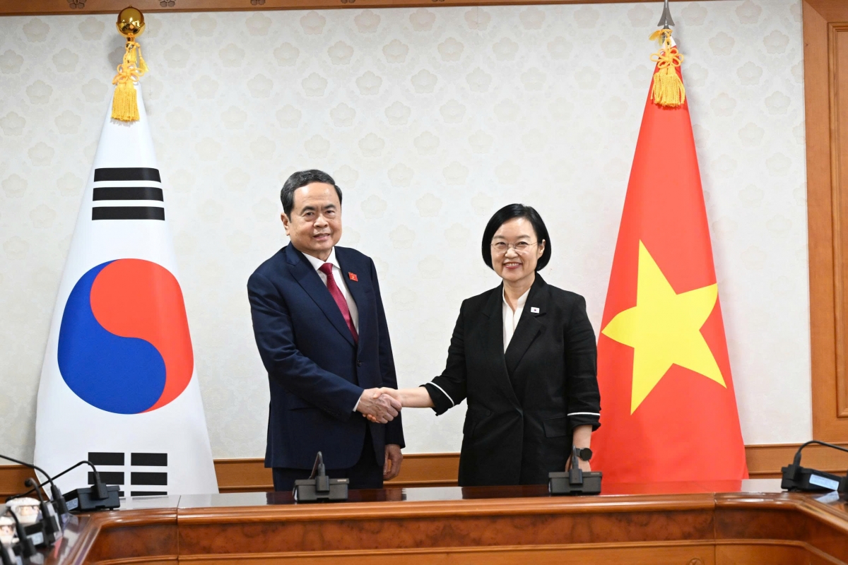 Khua bruă kƀĭn ala Trần Thanh Mẫn bi tuôm hŏng Khua knŭk kna Dhŭng Korea,  Han Seong Sook