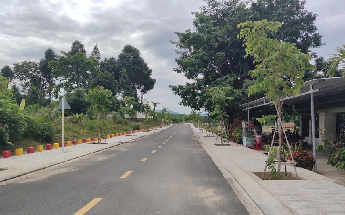 Troăng prôk tung thôn pơlê a cheăm Ba Vinh, Ba Tơ lĕm, krúa
