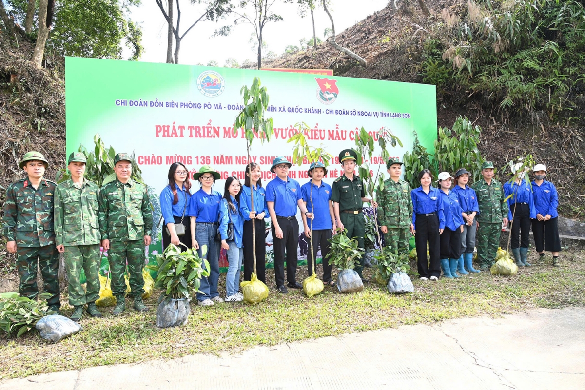 Cách làm này giúp việc bảo vệ đường tuần tra gắn với nhu cầu sản xuất của từng hộ, thay vì chỉ dừng ở một đợt trồng cây, (Ảnh: Nguyễn Hoàng Duy Thái)