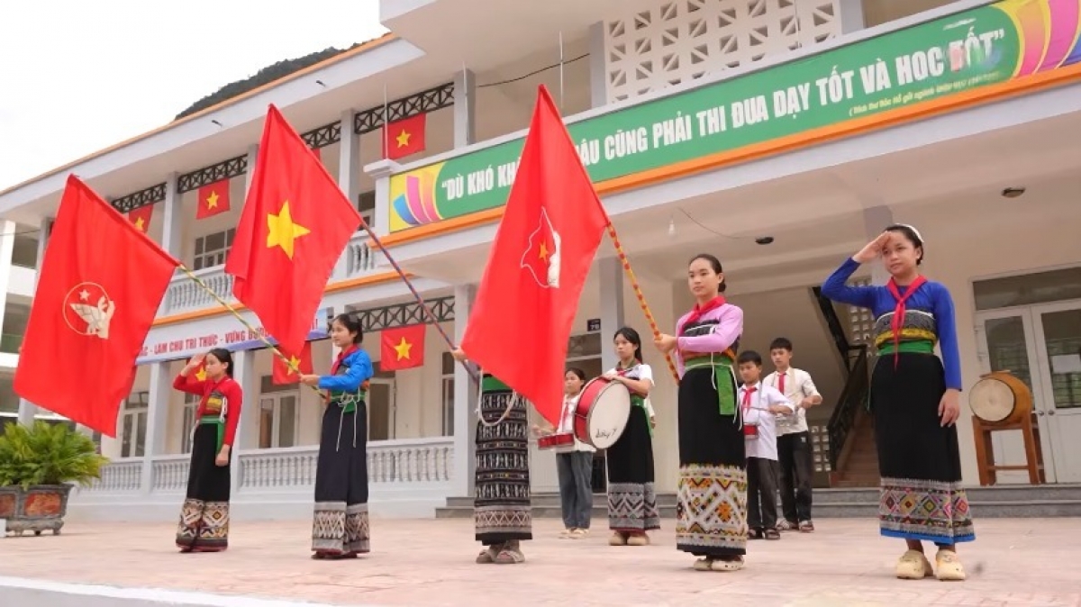 Những ước mơ được chắp cánh từ ngôi trường mới khang trang hiện đại (Ảnh: Sỹ Đức)