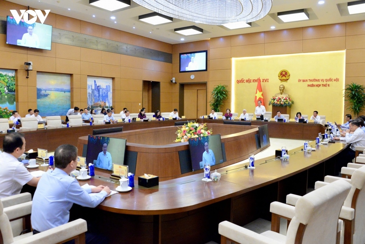Phiên khai mạc Phiên họp thứ 6 của Ủy ban Thường vụ Quốc hội.
 