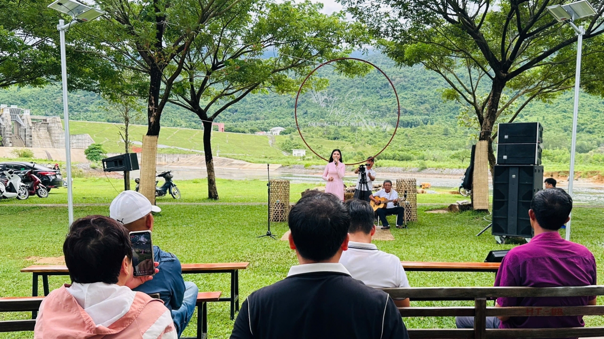 Tíu mơđah tơbleăng châ hlo khôi túa lĕm Mỹ Lâm