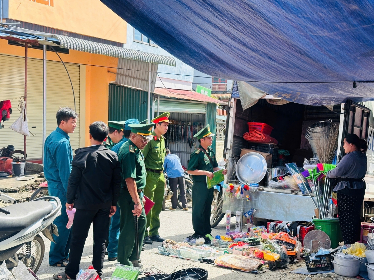 Hoạt động tuần tra kết hợp tuyên truyền của đồn biên phòng Sì Lờ Lầu kết hợp với các lực lượng. Ảnh: BĐBP Lai Châu.