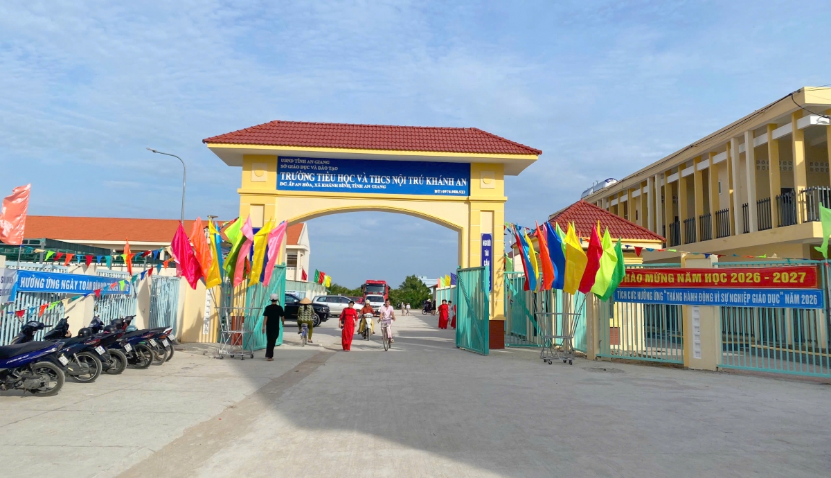                    Trường Tiểu học và THCS nội trú Khánh An, xã Khánh Bình, tỉnh An Giang                                               Ảnh: Phạm Hải - VOV/ĐBSCL        