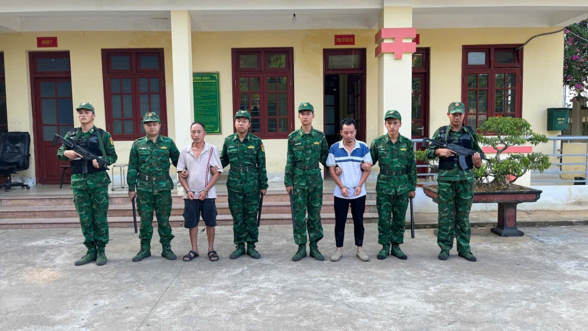 Đối tượng Ly Thền Hồ và Sùng Văn Quang tại Cơ quan chức năng (Ảnh: Đơn vị cung cấp)