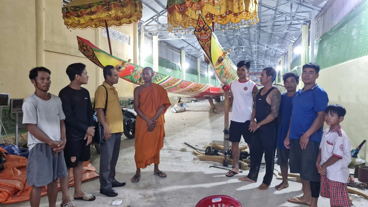 Ghe Ngo của đồng bào Khmer được trang trí hoa văn rực rỡ. Ảnh: Thạch Hồng/VOV ĐBSCL