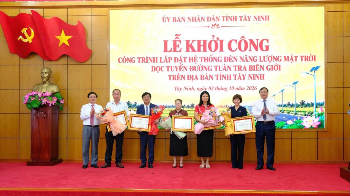 Lãnh đạo tỉnh Tây Ninh ghi nhận sự đóng góp của cộng đồng doanh nghiệp đối với các công trình an sinh xã hội (Ảnh: Nguyễn Quang)